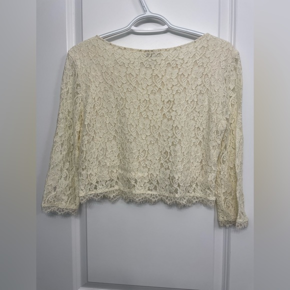 Aritzia size US S cream coloured lace crop top - Picture 2 of 7